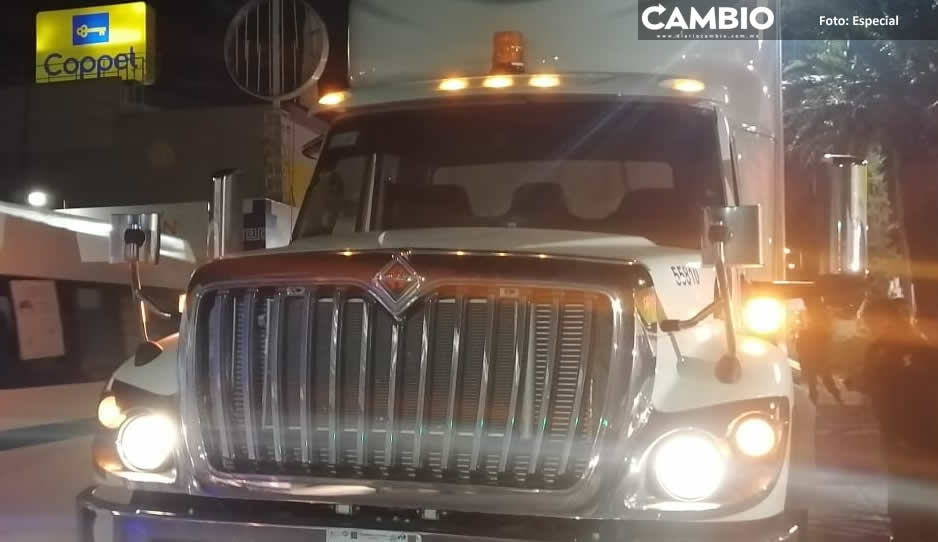 Roban tractocamión de Coppel en la Autopista Puebla–Orizaba