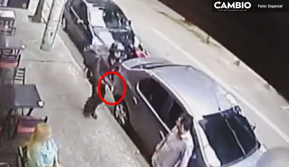 VIDEO SENSIBLE: Falso repartidor intenta asaltar a hombre, pero termina herido de muerte por su víctima