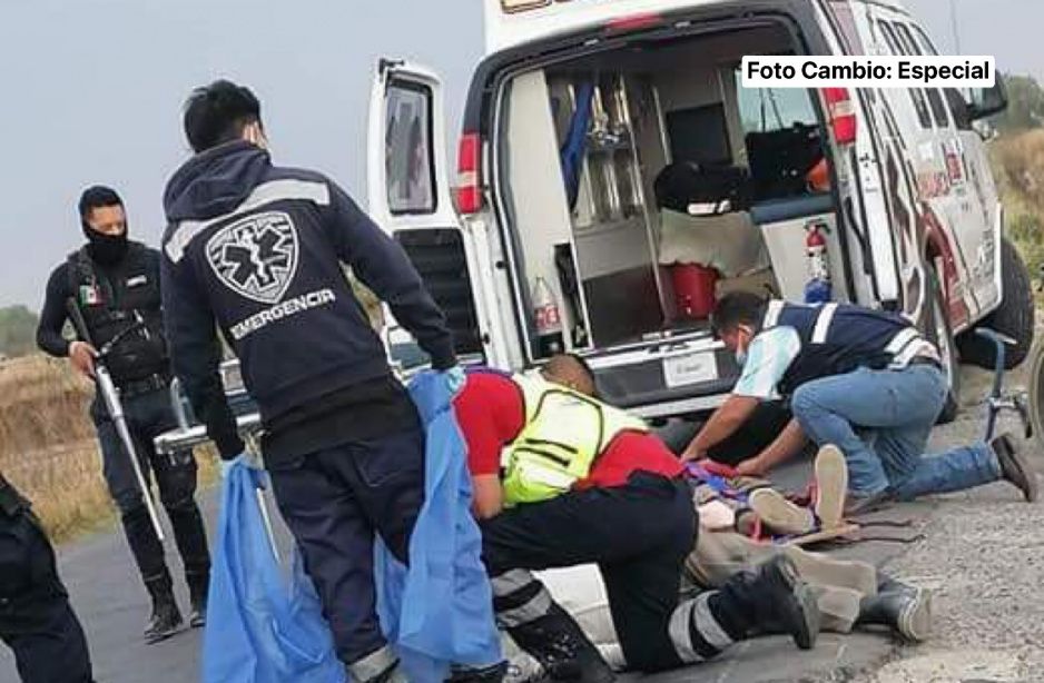 Cafre atropella y mata a ciclista en Acatzingo