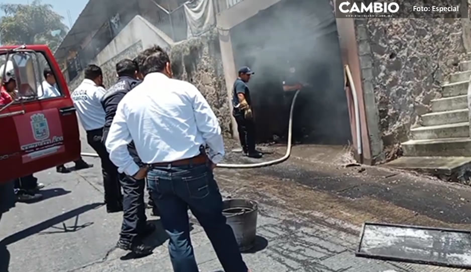 Fuga de gas provoca incendio en negocio de botanas en Teziutlán; hay un lesionado