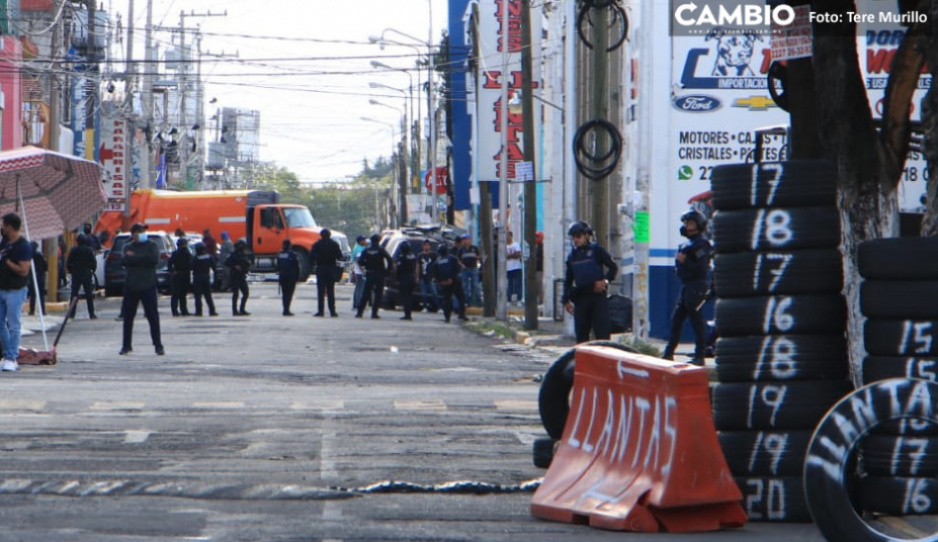 Decomisan en la 46 Poniente 220 toneladas de autopartes robadas; 21 locales fueron asegurados