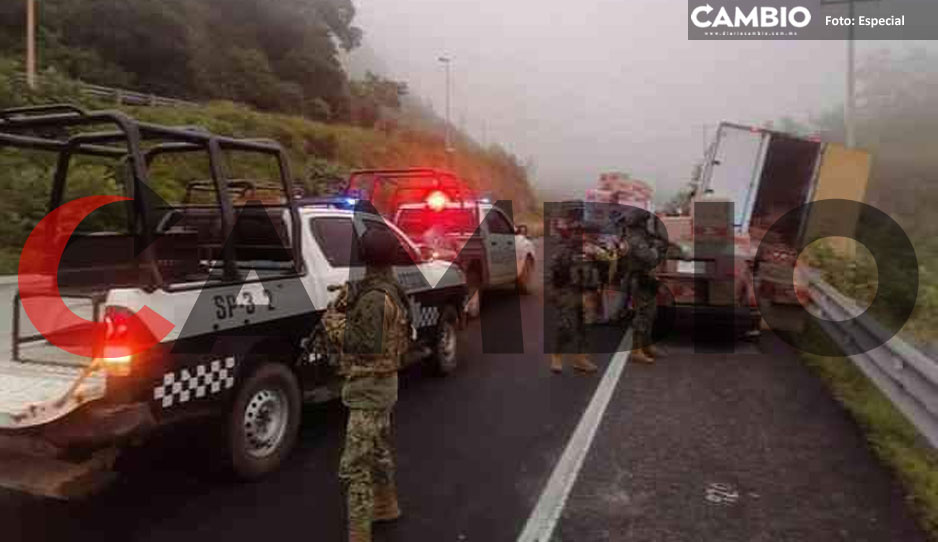 Tres detenidos tras intento de rapiña a tráiler accidentado en las Puebla-Orizaba