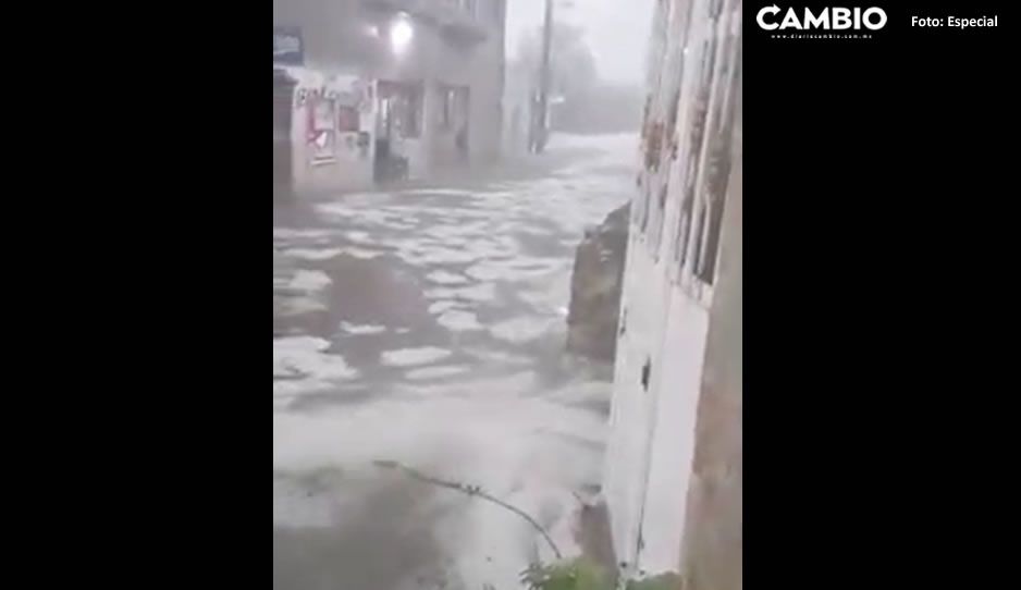 VIDEO: Se desborda barranca tras fuerte lluvia y granizada en Acajete