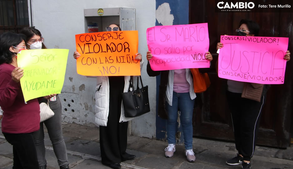 Conserje pedófilo de Kínder Octavio Paz ha abusado de cuatro menores; padres de familia se manifiestan