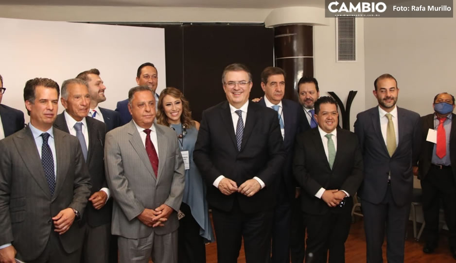 Ebrard se reunió con Barbosa y estuvo con el Club de Empresarios, así fue su visita en Puebla (FOTOS y VIDEO)