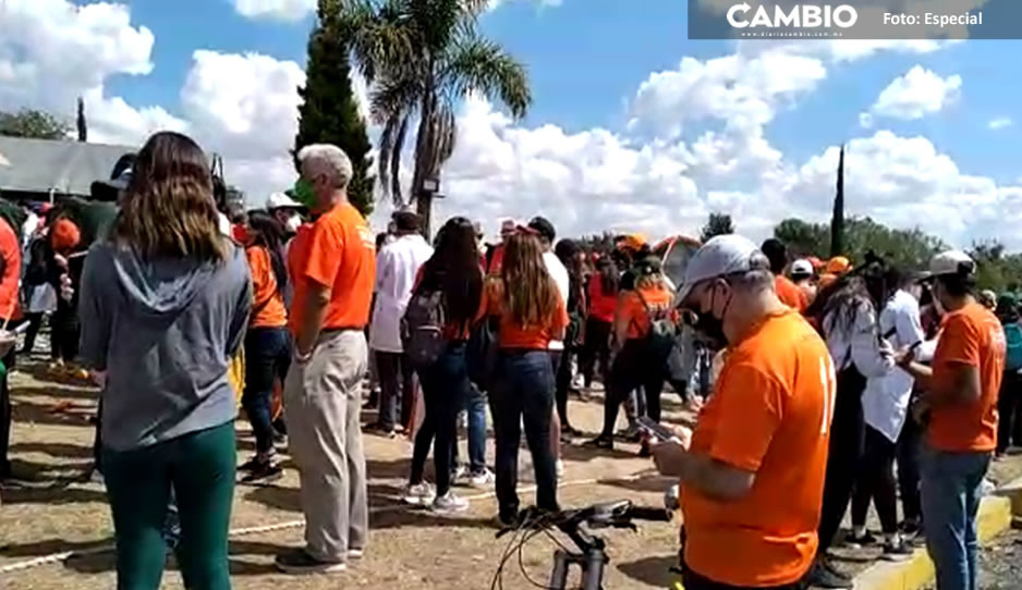 Estudiantes UDLAP se reúnen para iniciar megamarcha rumbo al Zócalo de Puebla (VIDEO)