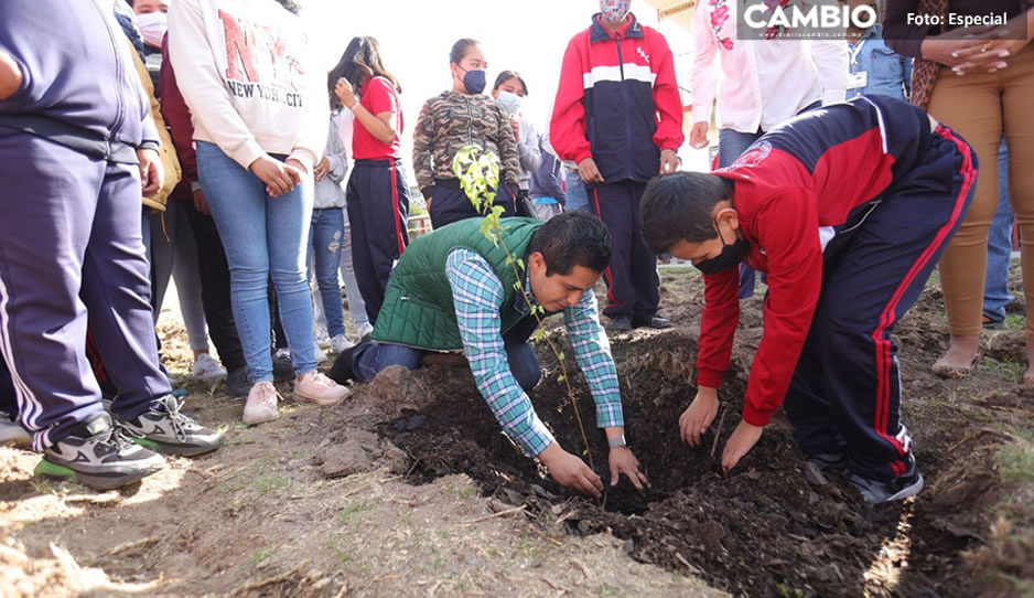 Promueve Ayuntamiento de Chignahuapan reforestación en escuelas