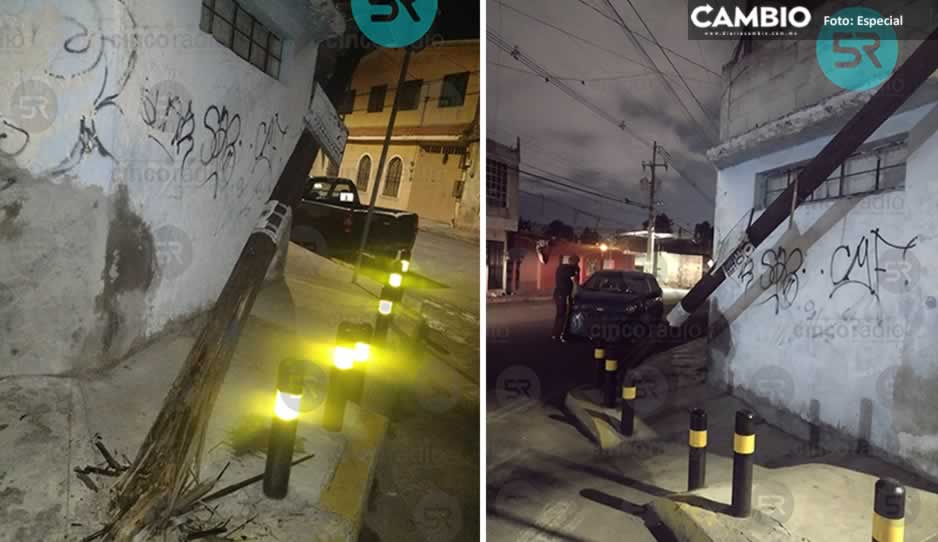 Automovilista se estampa y derriba poste en la colonia 16 de Septiembre