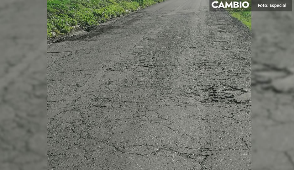 FOTOS: Llena de baches y con grietas, así luce la carretera Izúcar- Chiautla