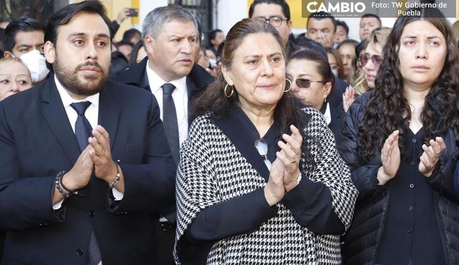 Rosario y sus dos hijos de Barbosa encabezan el cortejo fúnebre desde el Congreso hasta Casa Aguayo (FOTOS)