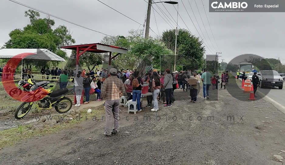 ¡Pésima logística en Venustiano Carranza! Abuelitos esperan más de tres horas la vacuna AntiCovid