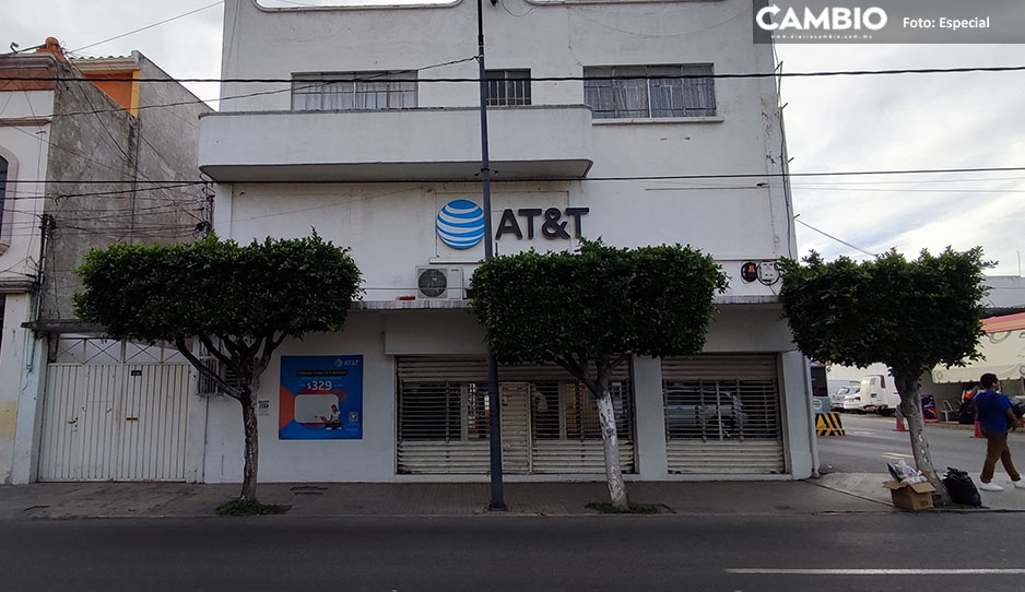 ¡Violento asalto! Delincuentes atracan tienda de telefonía en pleno centro de Tehuacán