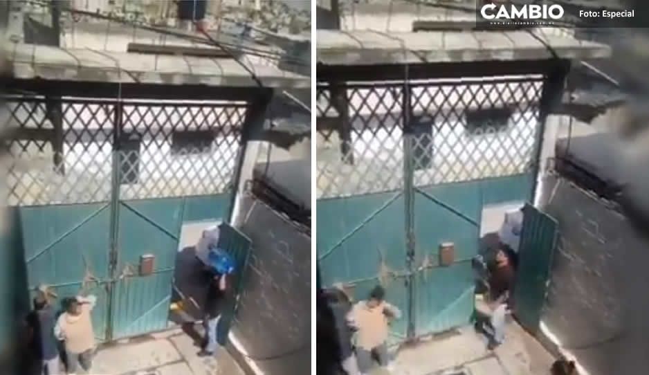 ¡Indignante! Captan a hombre agrediendo a su mamá; le aventó un garrafón de agua (VIDEO)