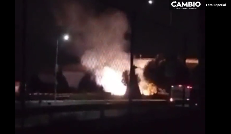 VIDEO: Captan momento exacto de la explosión de un transformador en la federal Puebla-Tehuacán