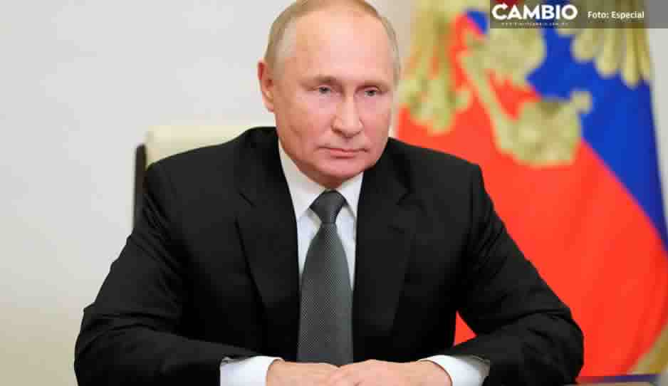 Putin recibe la nueva vacuna nasal rusa contra el COVID