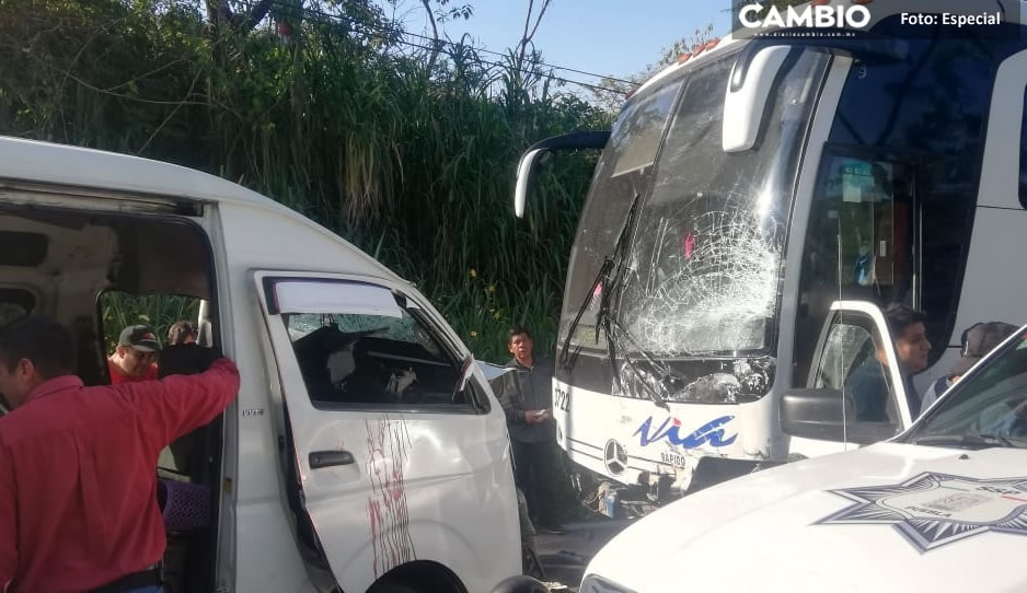 Choque entre autobús VÍA y combi en la carretera Equimita- Huehuetla deja 20 heridos/Código