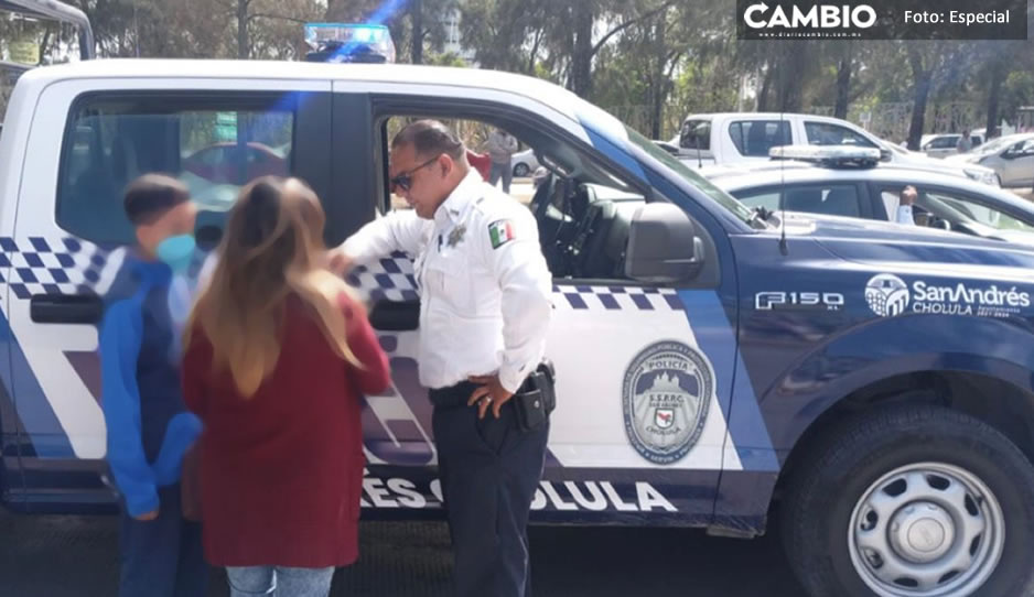 Agentes viales de San Andrés Cholula localizan a niño extraviado de centro de vacunación