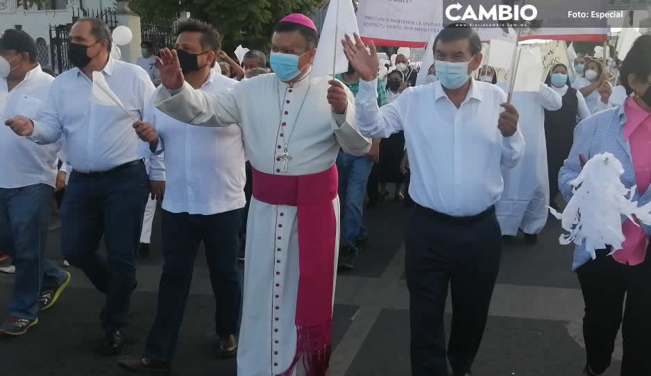 Pobladores de Tehuacán se manifiestan por la paz en el municipio