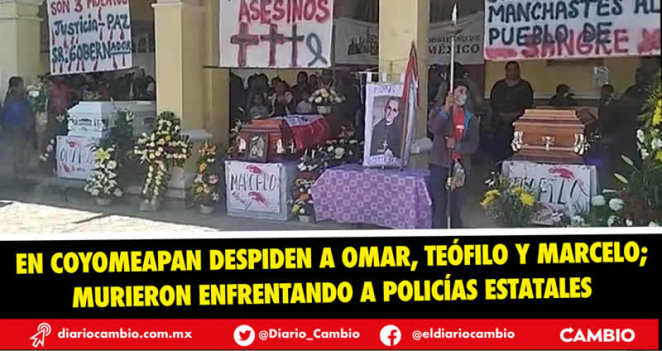 Cientos de pobladores de Coyomeapan despiden a las tres víctimas del enfrentamiento con policías estatales (VIDEO)