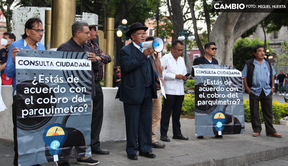 Colectivos de Puebla rechazan cobro de parquímetros (VIDEO)