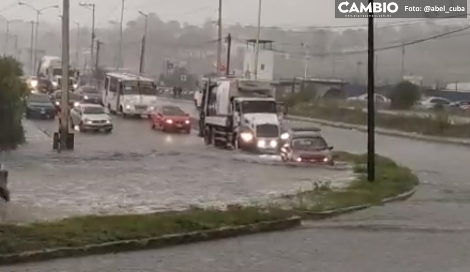 Se inunda Camino al Batán frente al Penal de San Miguel ante fuerte lluvia (VIDEO)