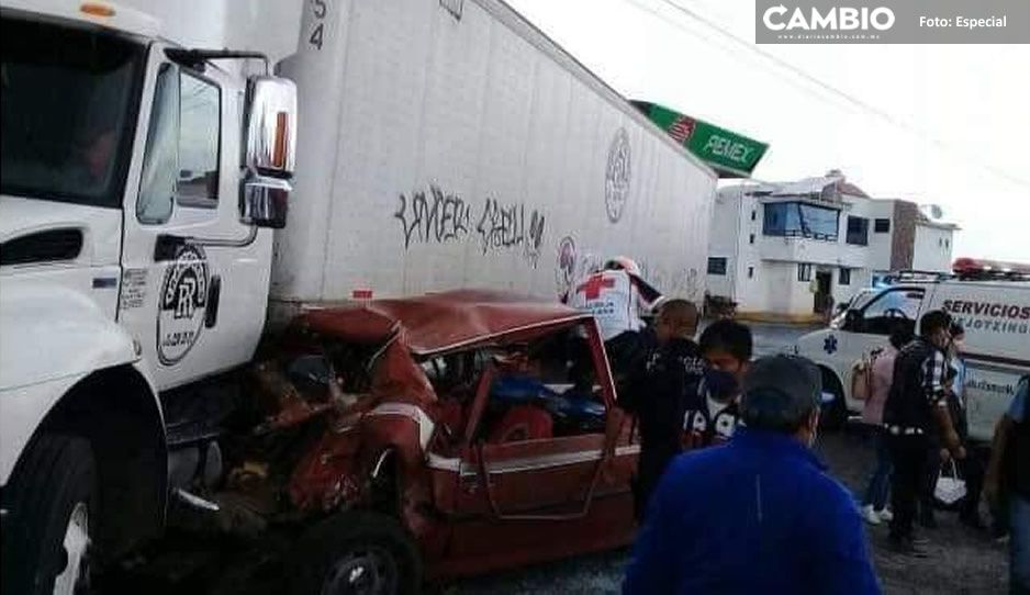 ¡Cafre al volante! Chofer de la línea Altiplanos provoca aparatoso accidente en la federal México-Puebla