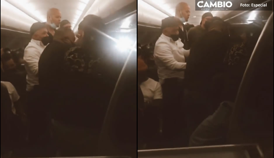 ¡Enloqueció! Pasajero amenaza de muerte por ‘robar su ADN’ durante un vuelo (VIDEO)