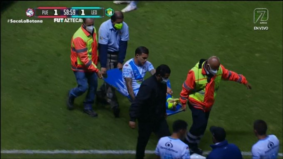 ¡Nooo! Christian Tabó sale lesionado contra León (FOTOS)