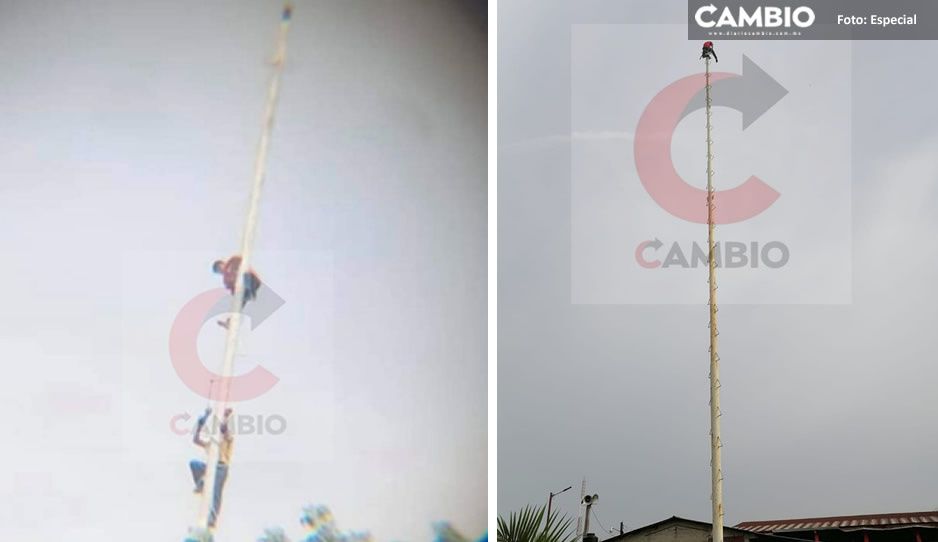 Tras ocho horas de angustia, se avienta jovencito del palo de voladores de Papantla en Ayotoxco (IMAGEN SENSIBLE)