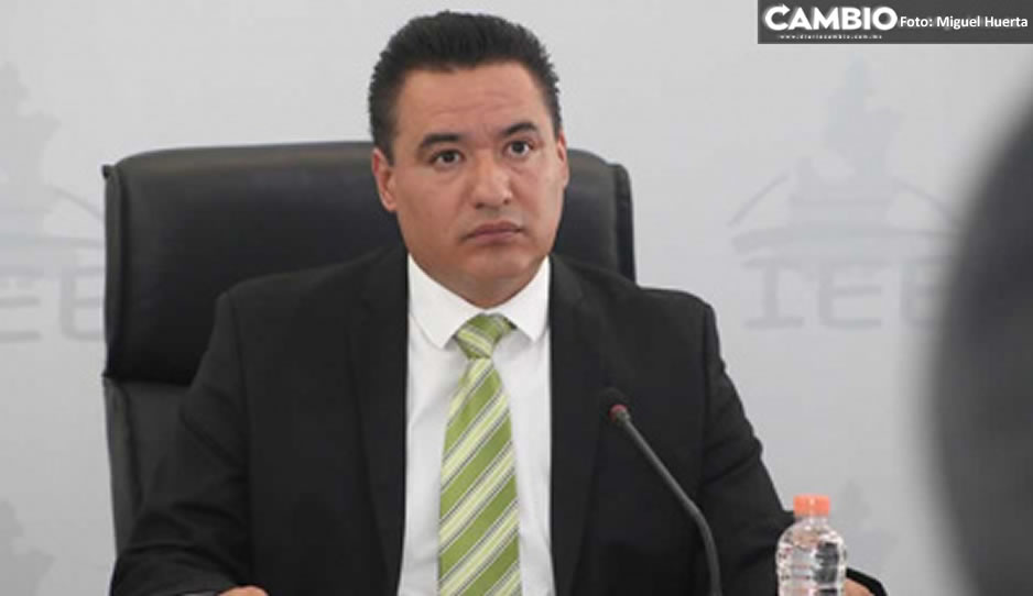 Consejo General del IEE destituyó a César Huerta como secretario ejecutivo