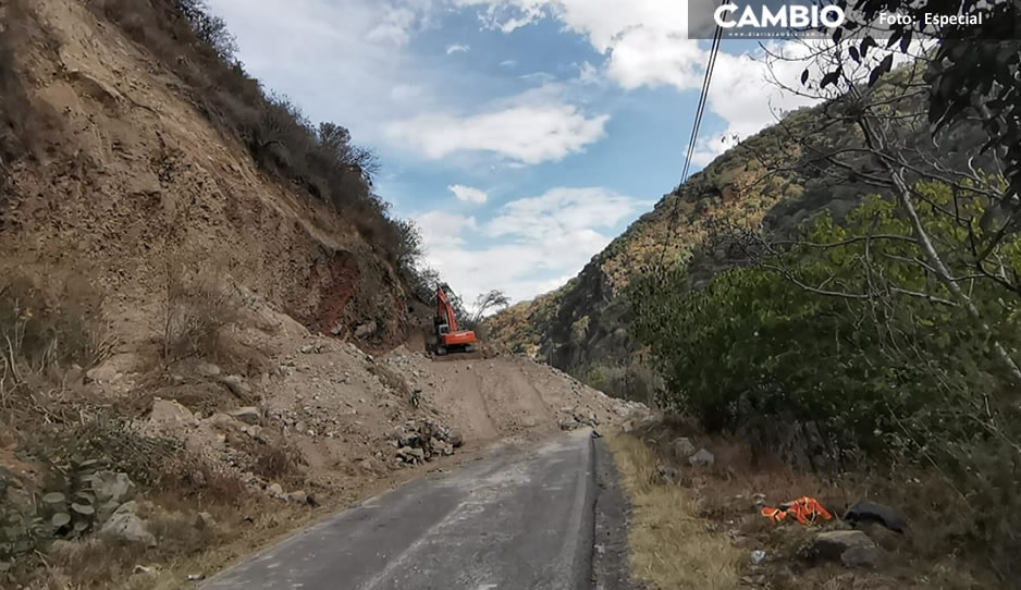 Continúan trabajos para retirar material tras deslave del Cerro barranca de Atila en Tochimilco