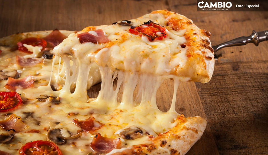 ¡Peor es nada! Joven recibe de aguinaldo una pizza