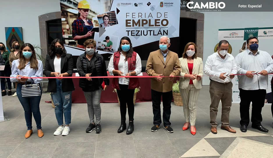 Inaugura Carlos Peredo la Feria del Empleo 2022 en Teziutlán