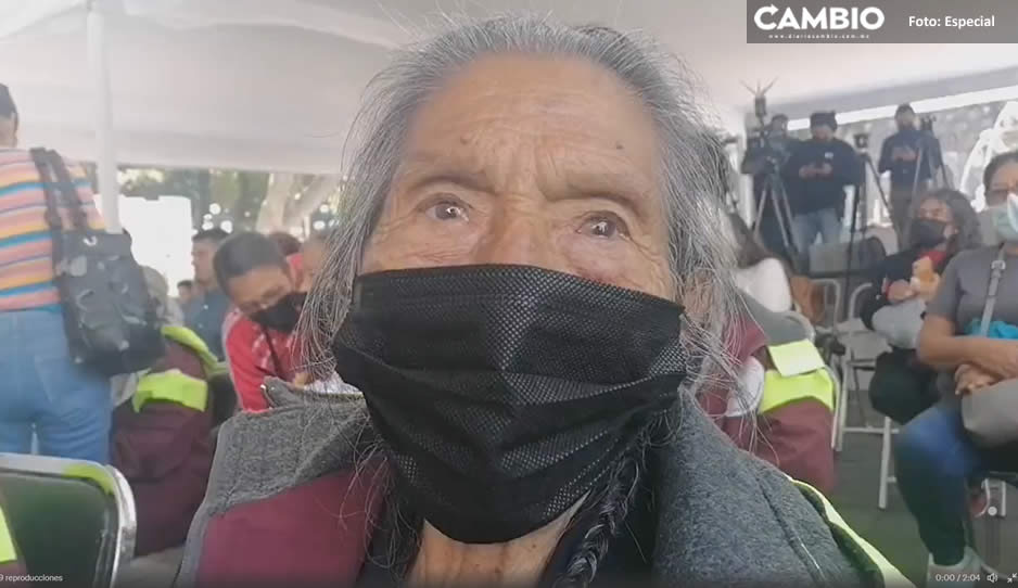 ¡Entre lágrimas y alegría! Entregan visas a 28 abuelitos para que visiten a sus familiares en EU (VIDEO)