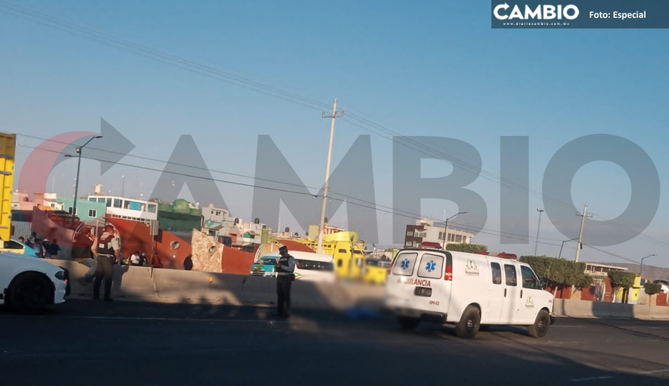 Hombre muere atropellado en inmediaciones de la Central de Abasto de Huixcolotla