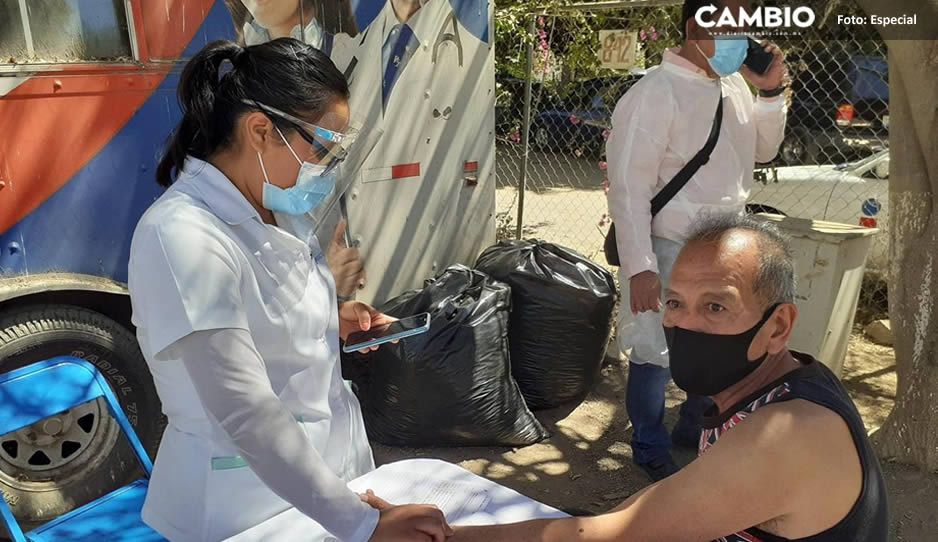 Viejitos reciben primeras vacunas vs COVID en la Mixteca Poblana (FOTOS)
