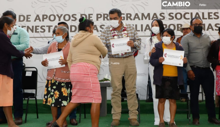 Sergio Salomón entrega más de 10 mil apoyos sociales en Eloxochitlán y Tlacotepec