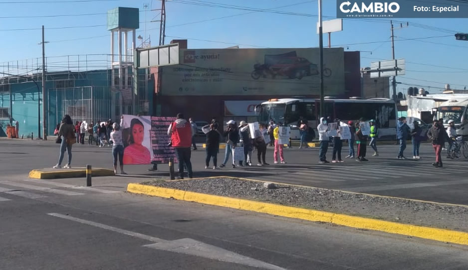 Familiares de Abigail Juárez y de los hermanos Loranca se manifiestan en la 11 Sur, exigen a las autoridades encontrarlos