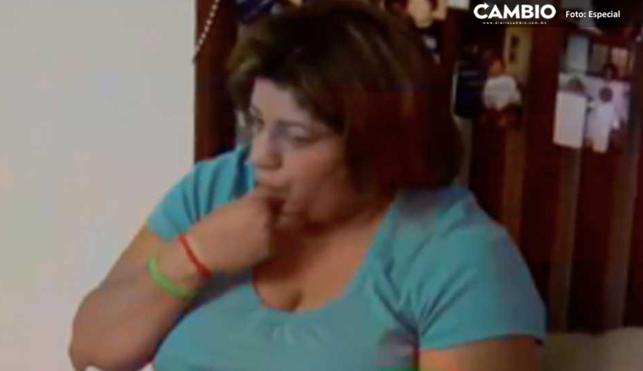 VIDEO: Mujer se come las cenizas de su esposo y hasta se chupa los dedos
