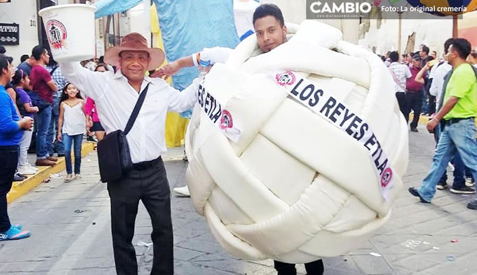 VIDEO: Botarga de quesillo despide a Don Carlitos en Oaxaca