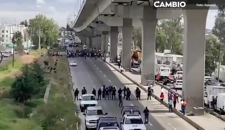 Locatarios de la Central de Abastos bloquearon 4 horas la pista para exigir que no entre la UPVA 28 (VIDEOS)