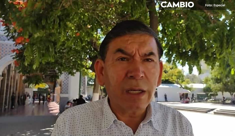 Pedro Tepole apapacha a los policías de Tehuacan acusados de abuso de autoridad