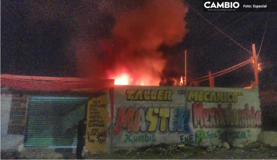 Se incendia centro de acopio en San Pedro Zacachimalpa