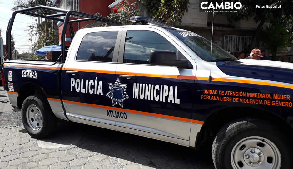 Detienen a dos jóvenes por portación ilegal de armas y vehículo robado en Atlixco