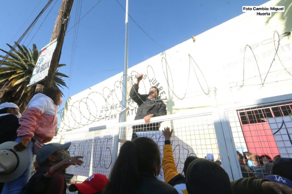 Pobladores buscan reventar plebiscito en San Pablo Xochimehuacan (FOTOS y VIDEO)