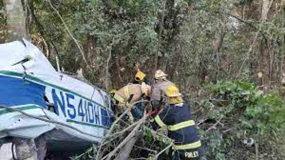 Avioneta se desploma en Puerto Vallarta; hay dos heridos