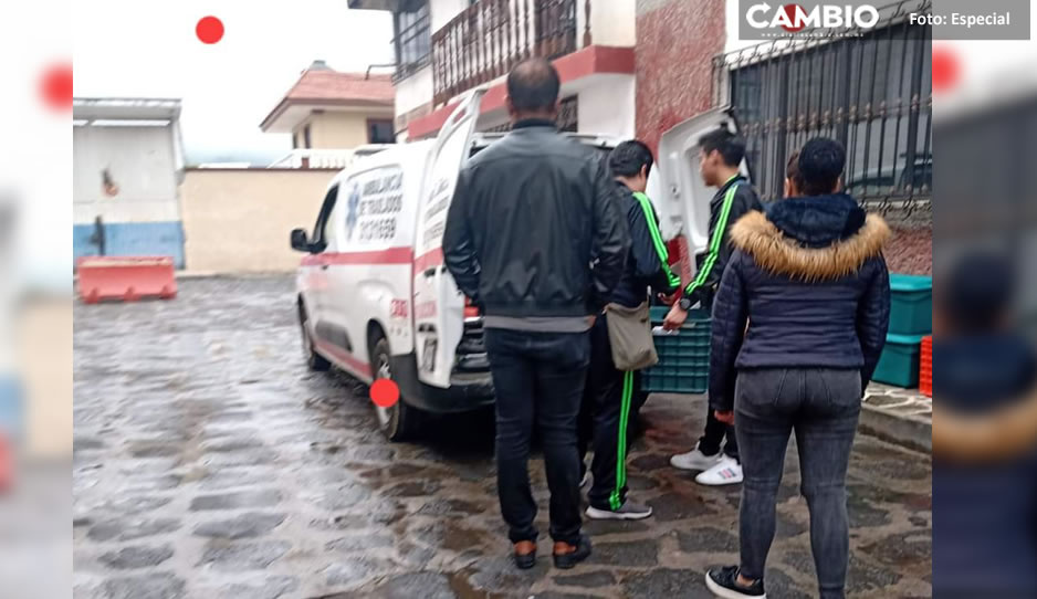 ¡No bueno! Pobladores acusan a edil de usar ambulancia como transporte de carga en Chignautla