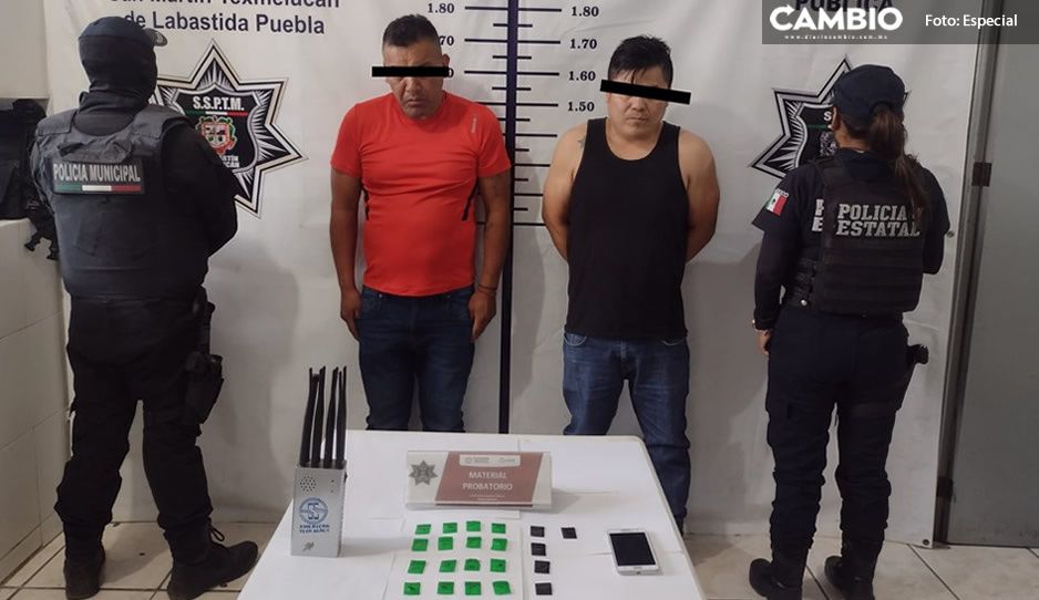 A bordo de vehículos y con bolsitas de cristal, detienen a delincuentes en Moyotzingo