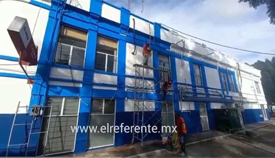 ¡Lalo comienza borrar imagen de Claudia! Pintan de azul oficinas de la Tesorería Municipal (VIDEO)