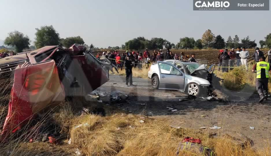 ¡Fatal accidente! Choque frontal entre dos autos deja ocho lesionados y un prensado en carretera Tlachichuca-Zoapan (FOTOS)